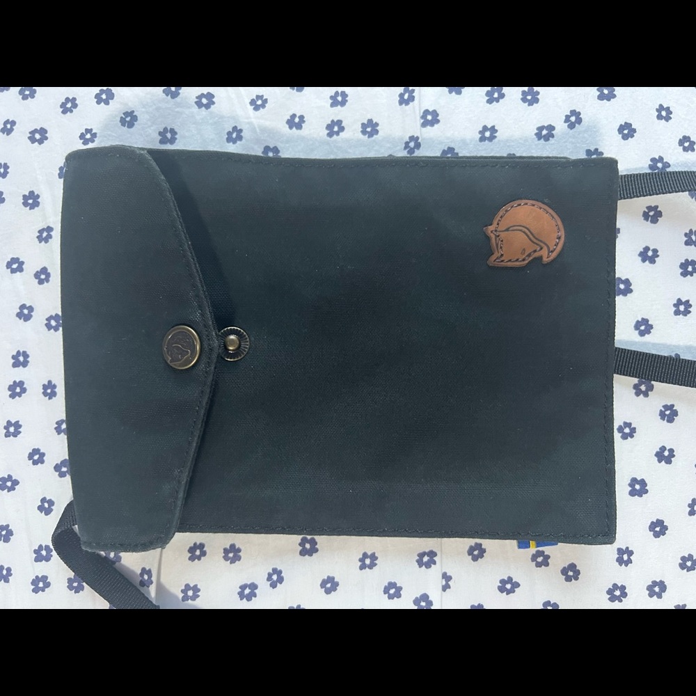 USED Fjallraven - Pocket - BLACK